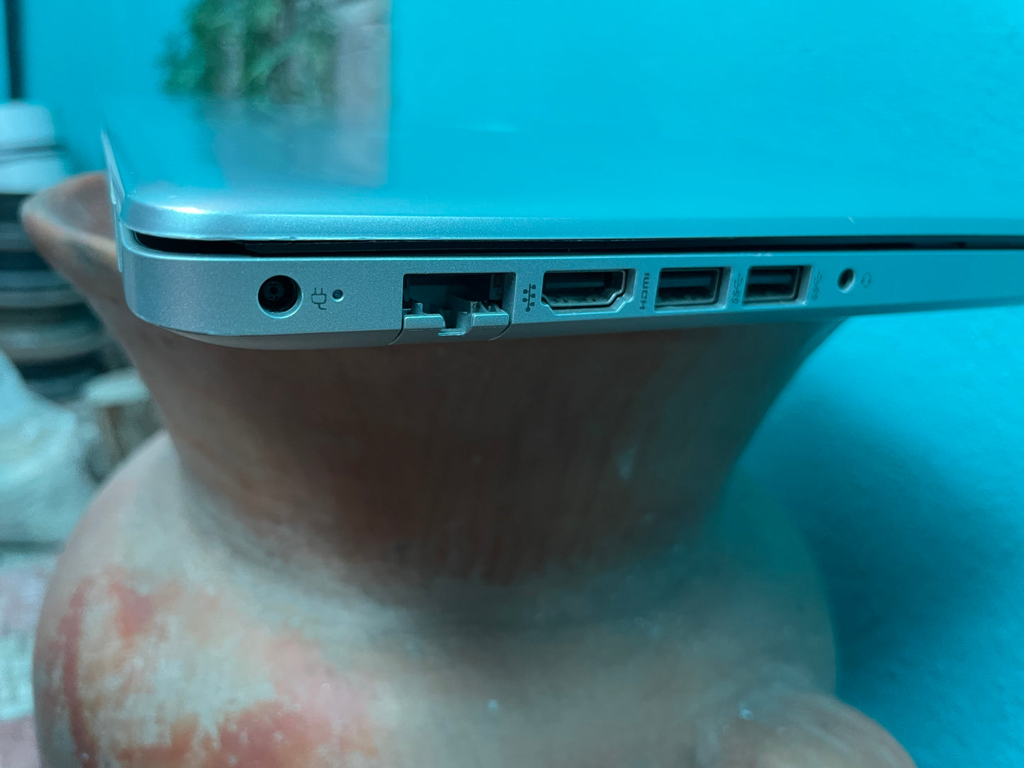 Laptop hp i3 grado B